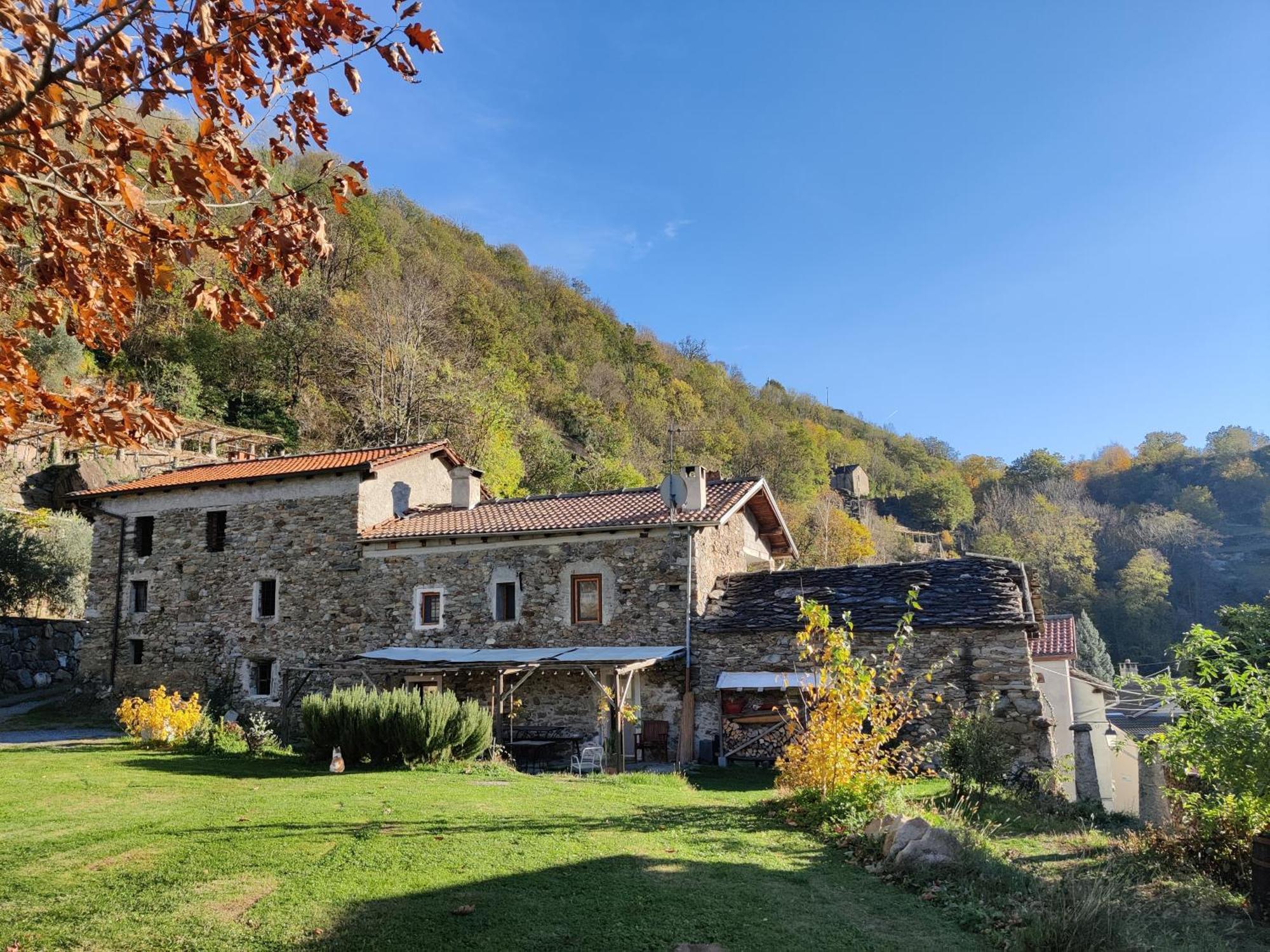 Relais Del Brigante Acomodação com café da manhã Settimo Vittone Exterior foto