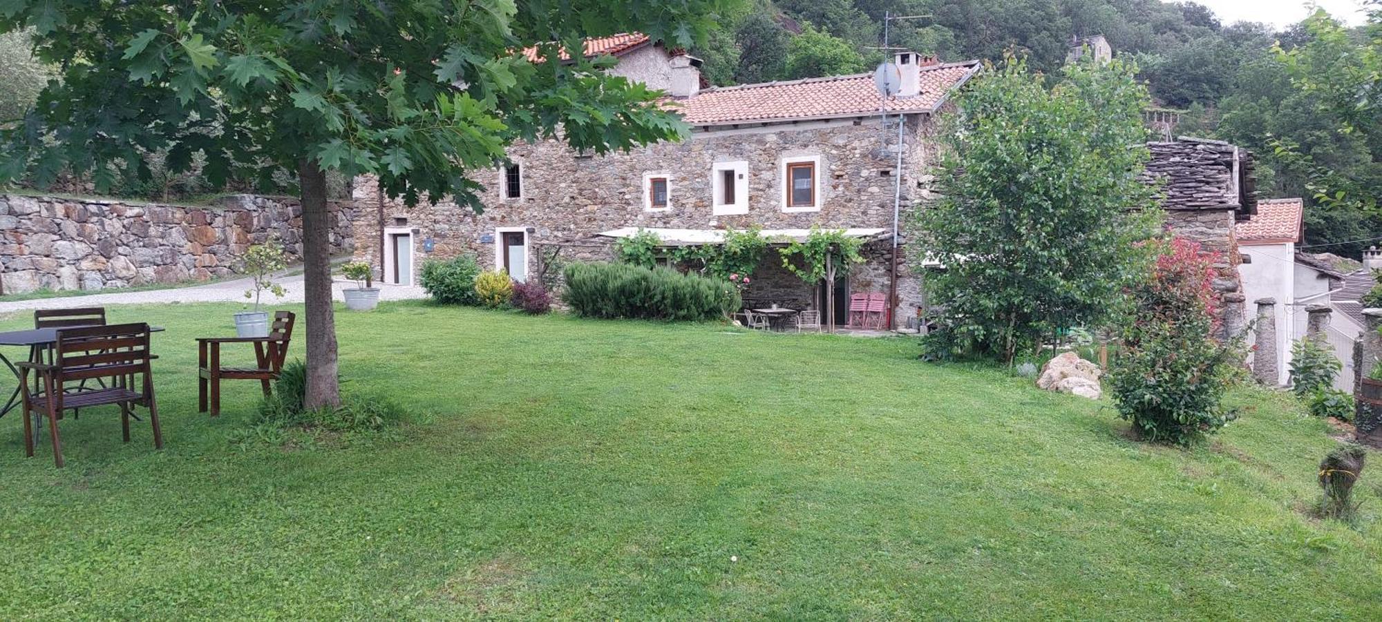 Relais Del Brigante Acomodação com café da manhã Settimo Vittone Exterior foto