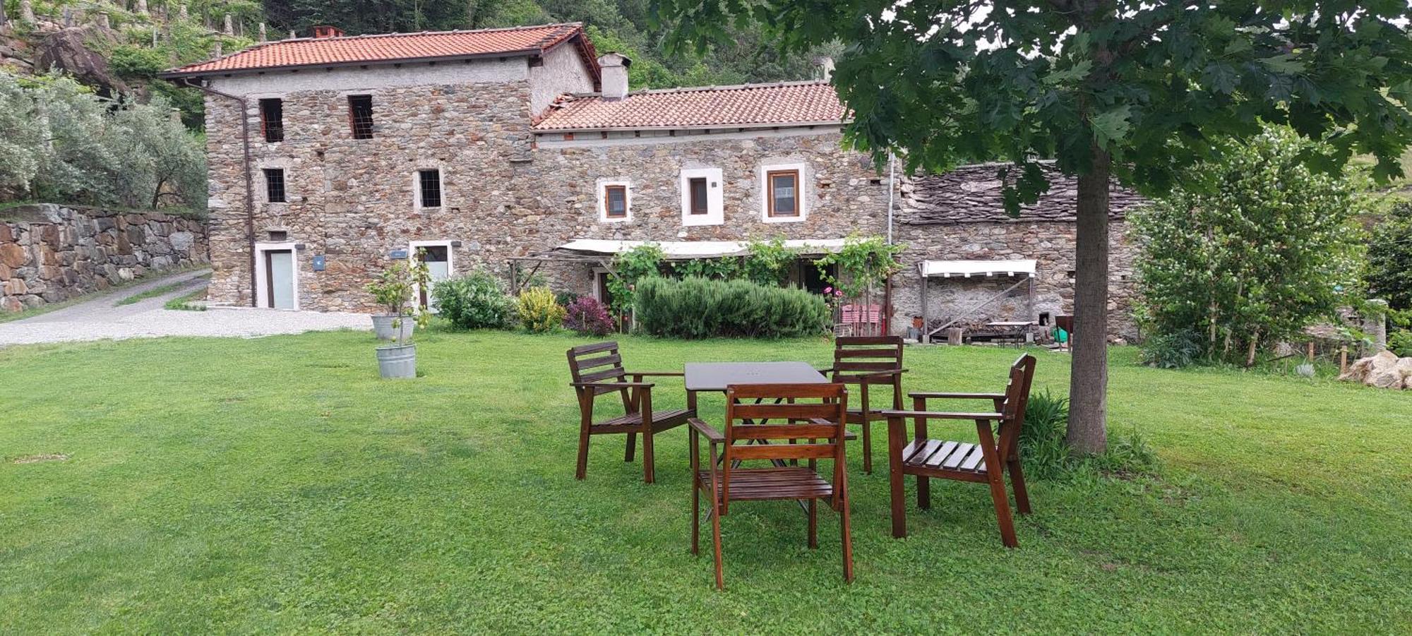 Relais Del Brigante Acomodação com café da manhã Settimo Vittone Exterior foto