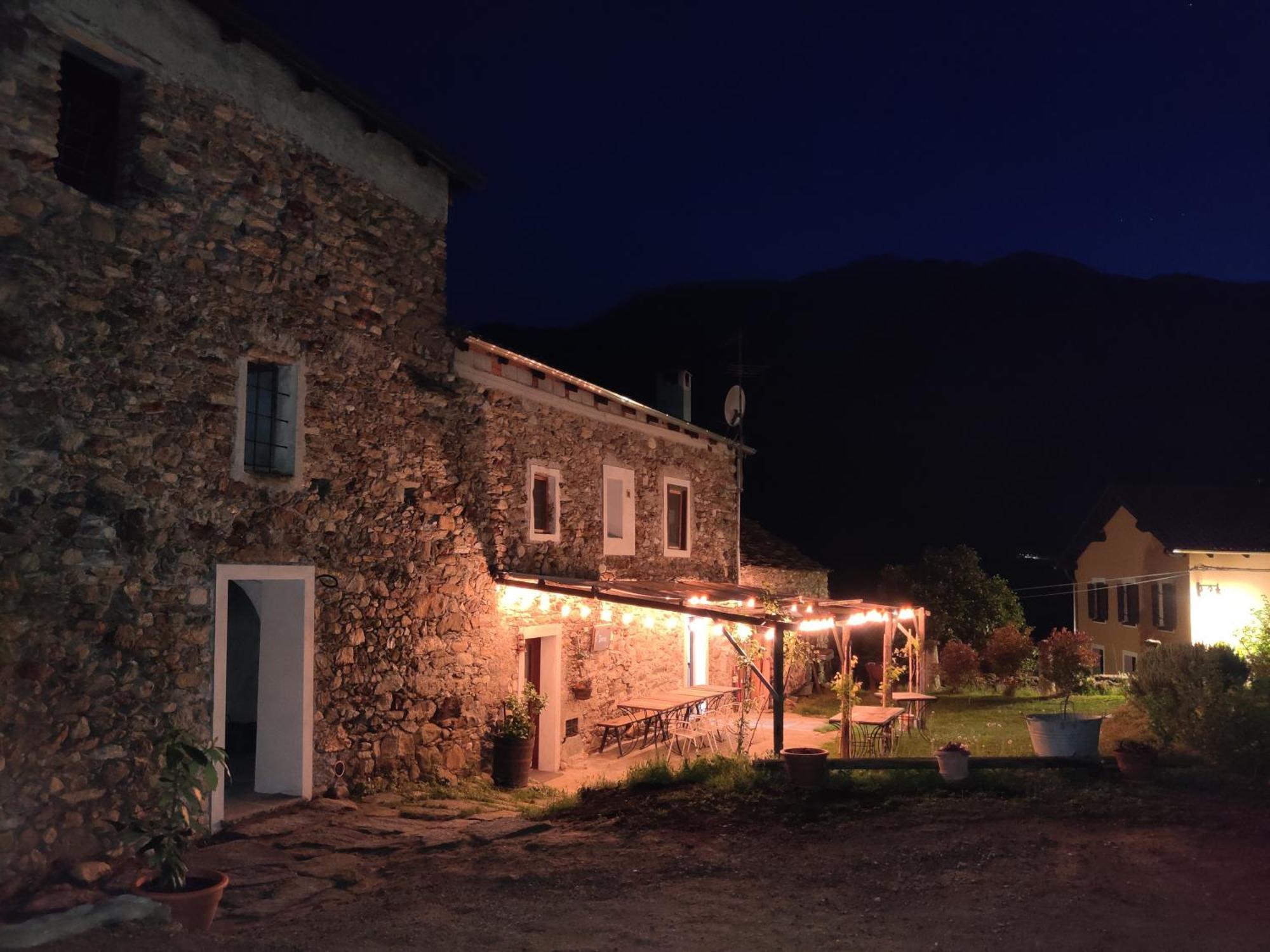 Relais Del Brigante Acomodação com café da manhã Settimo Vittone Exterior foto