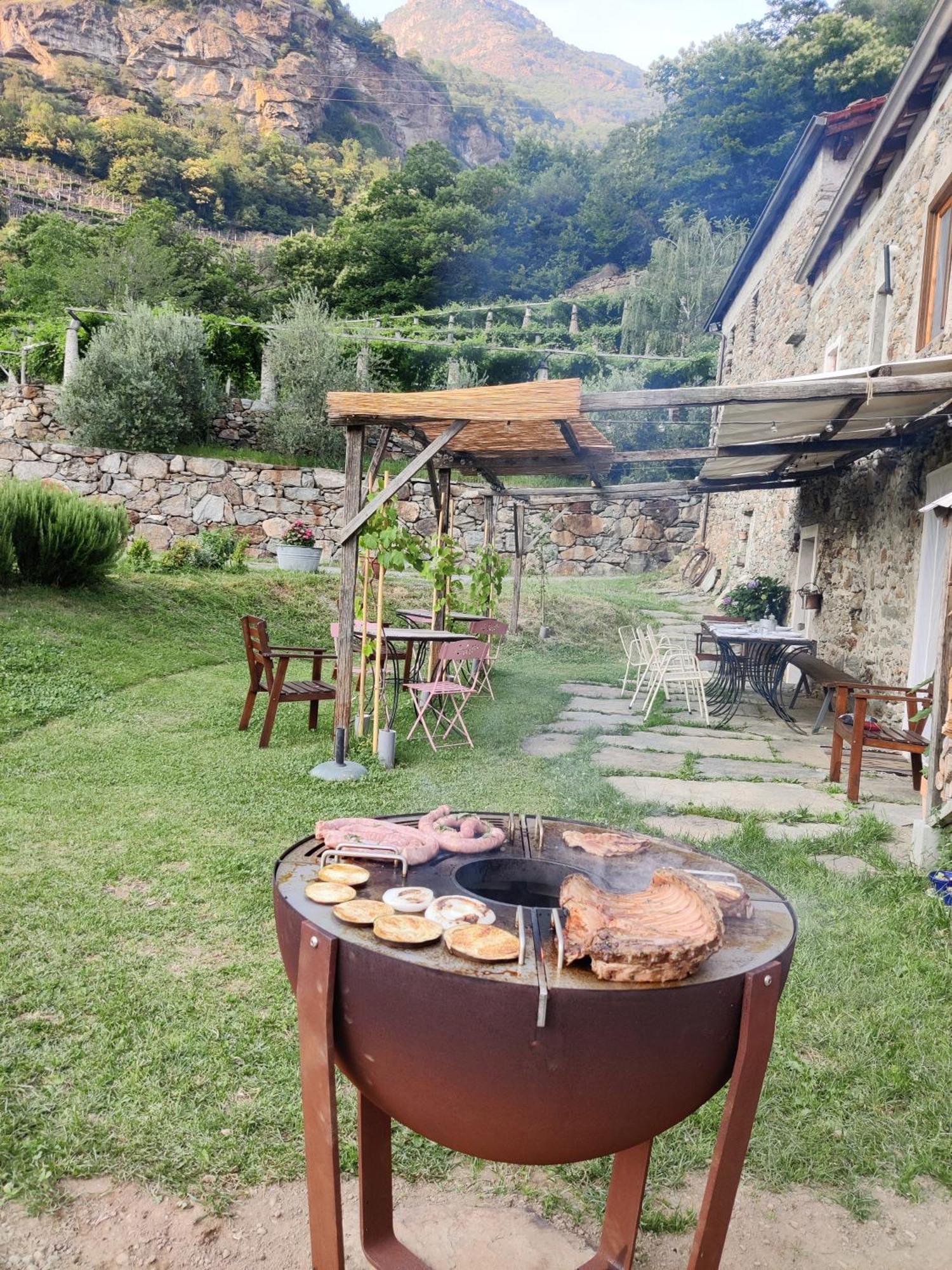 Relais Del Brigante Acomodação com café da manhã Settimo Vittone Exterior foto